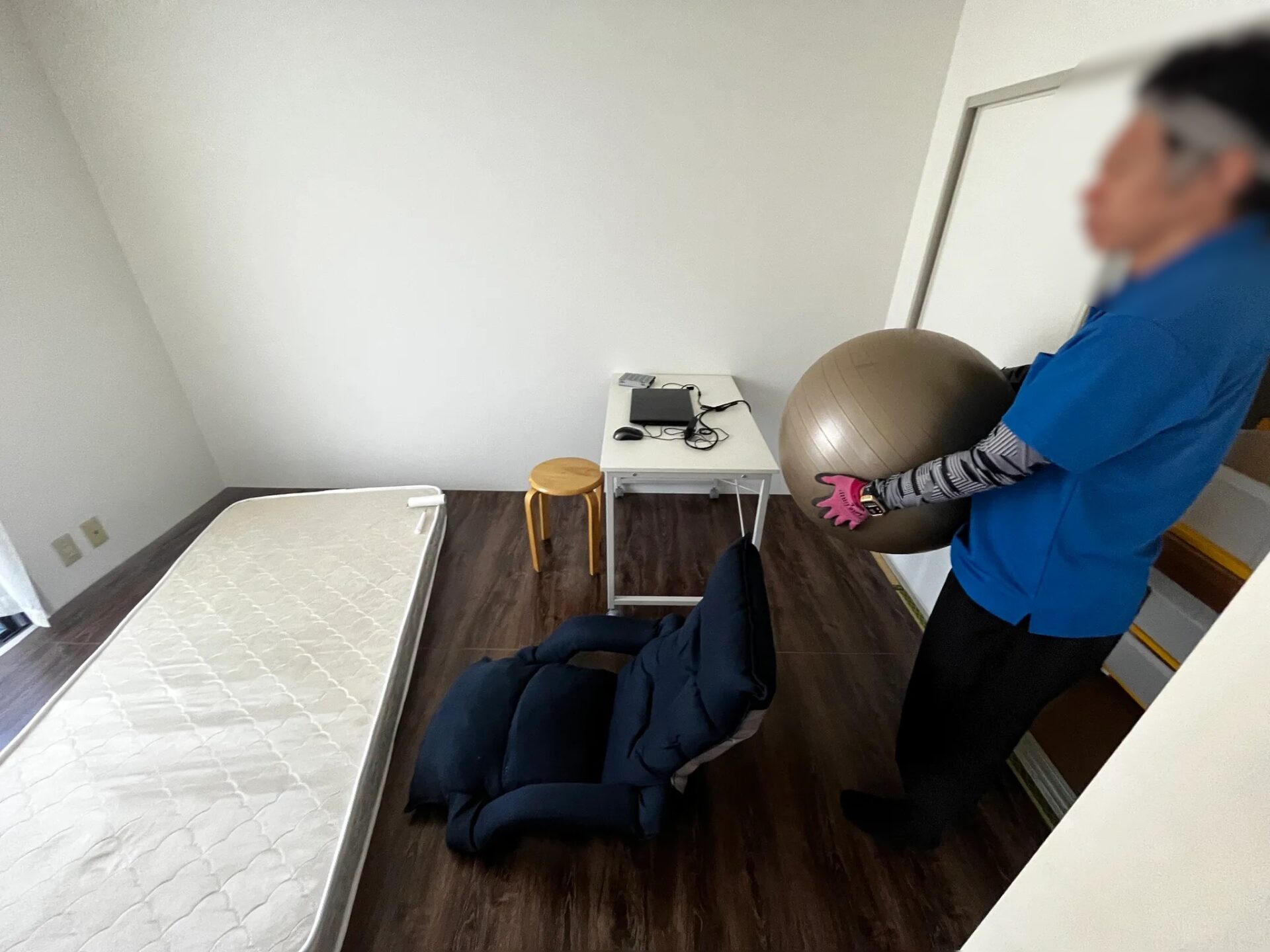 「マンションの1LDKのお部屋からマットレスなどの家財を回収しました」作業写真